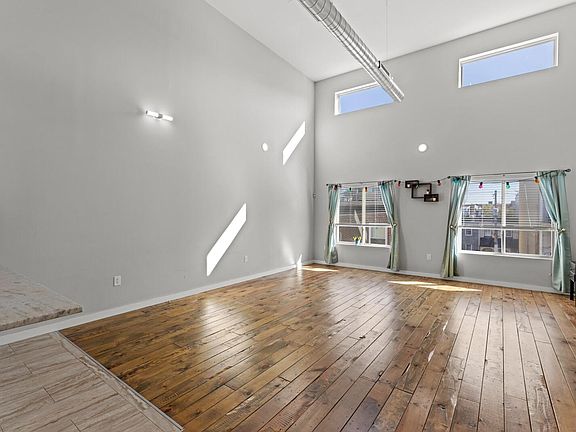 5th image of 2021 E Susquehanna Ave APT 3