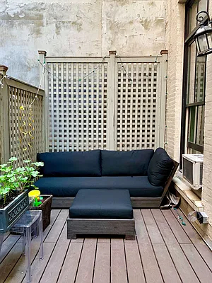 Rented by Warburg | media 25