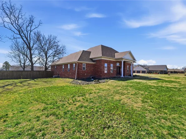 1705 Billie Acres Pl, Lowell, AR 72745