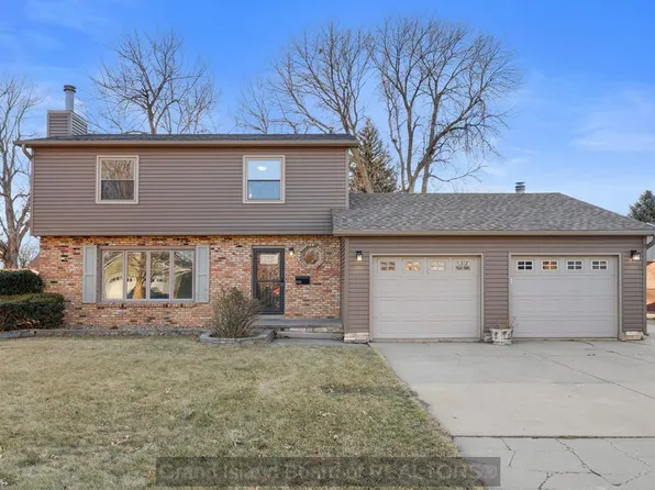 2328 N Locust St, Grand Island, NE 68801
