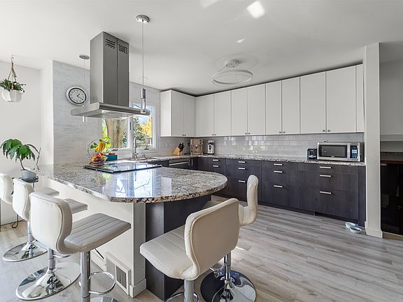 2nd image of 5409 S Ridge Way