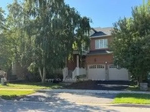 16 Panorama Way, Hamilton, ON L8E 6C6