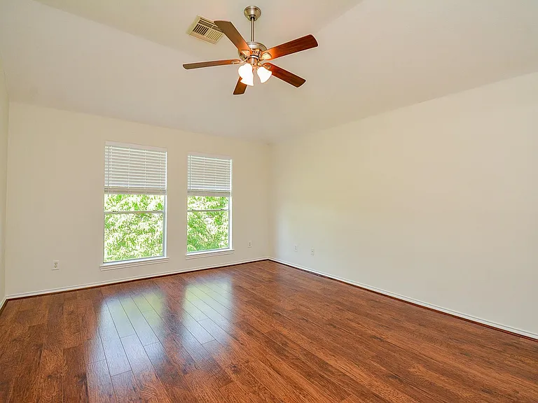 3815 Summerfield Dr — Photo 19