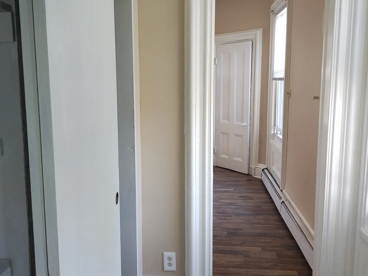 3 bed, 1100 sqft, $2,150 — Photo 3
