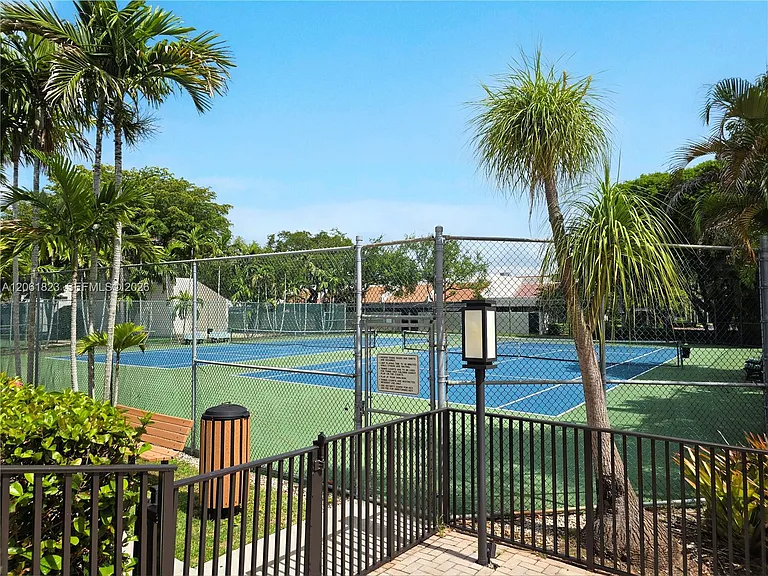 8133 SW 86th Ter — Photo 42