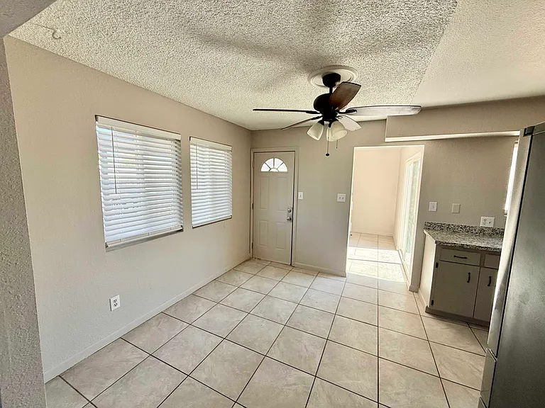 1265 S 13th Ave — Photo 6