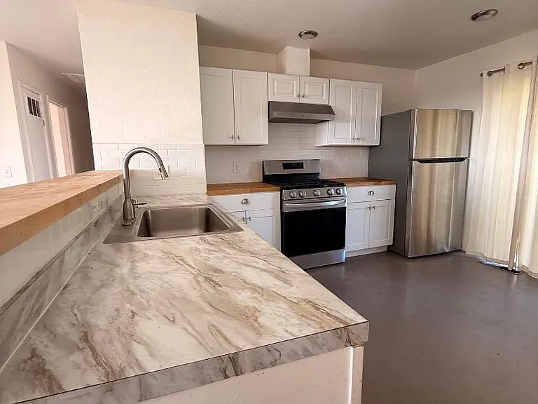1535 Fischer Ave — Photo 3