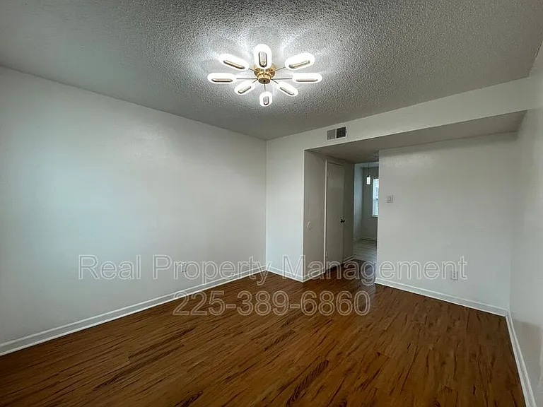 1511 Cristy Dr #E — Photo 1