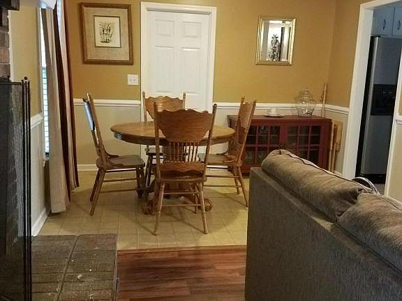 3rd image of 112 Village Green Cir