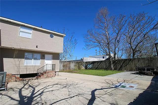 229 Oak Ave — Photo 17