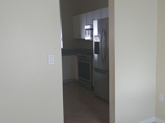 5th image of 860 Briargrove Ave
