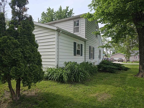 3rd image of 906 Brookside Ave