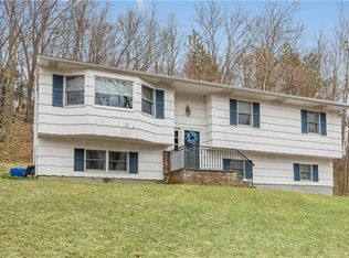 20 Lower Lake Rd, Mahopac, NY 10541