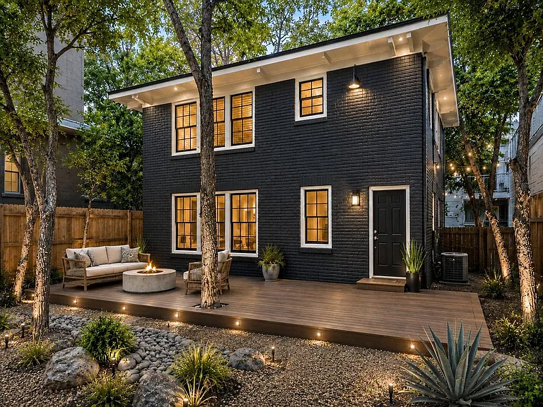 2623 Salado St #A — Photo 2