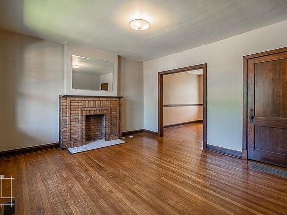 2nd image of 219 W 5th Ave #223
