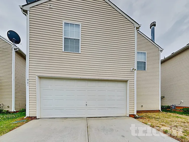 901 Skywatch Ln — Photo 25
