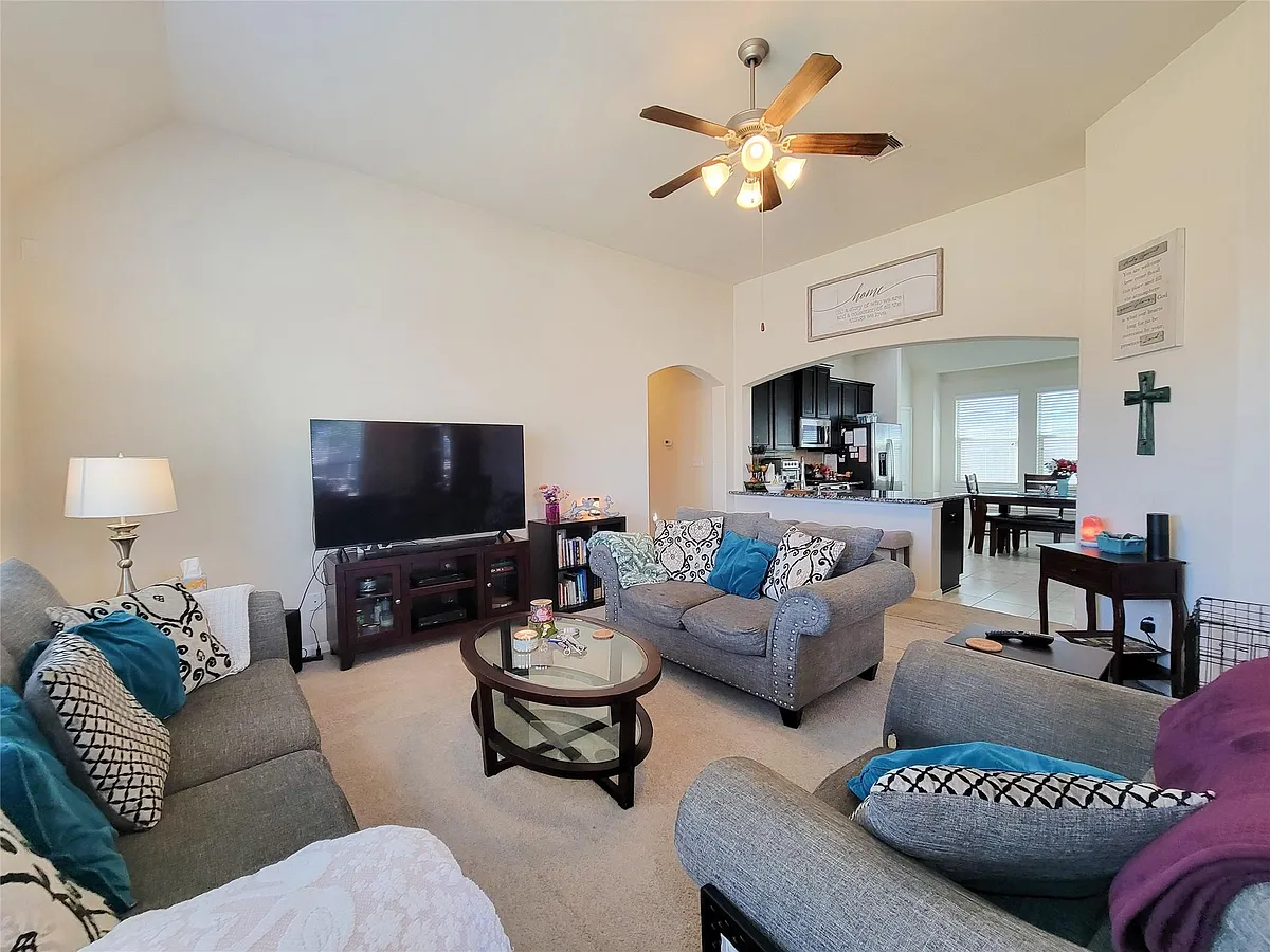 Building Photo - 23603 Villa Lisa Dr