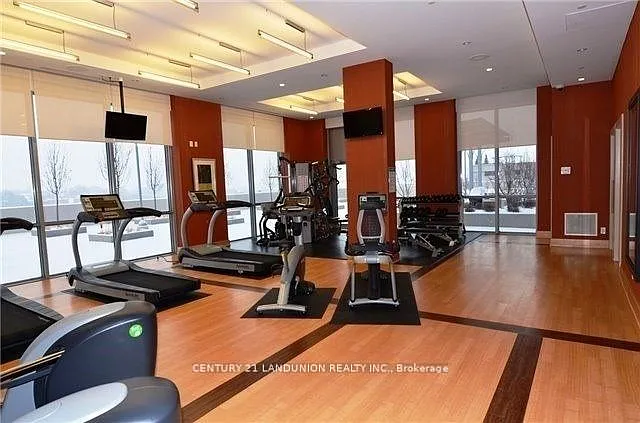 181 Village Green Sq #1911 — Photo 2