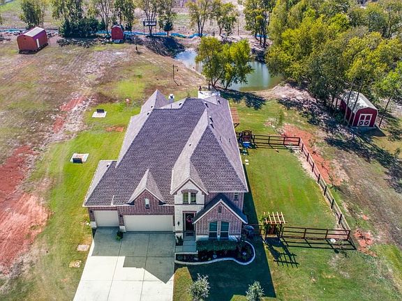 2nd image of 115 Meadow View Dr