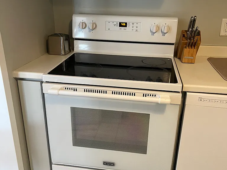 Kitchen stove