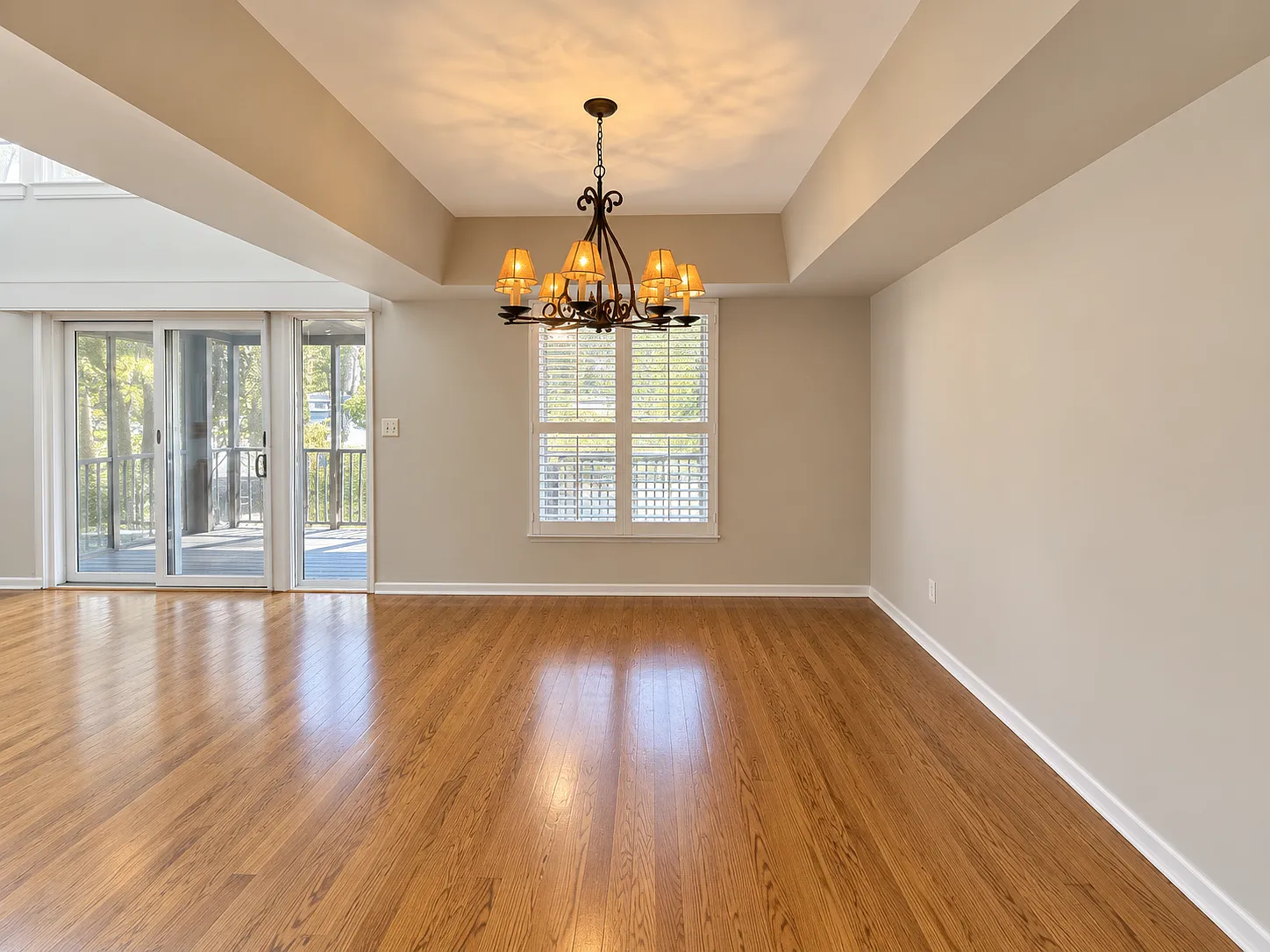 3 bed, 1978 sqft, $2,500 — Photo 2