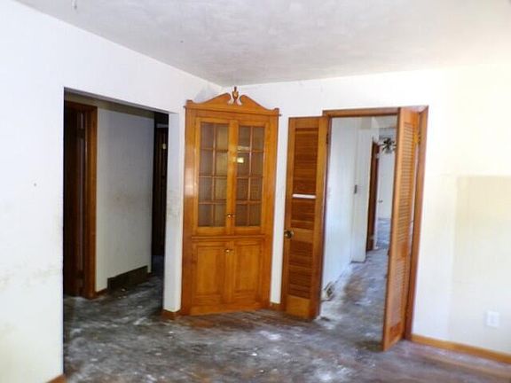 5th image of 2146 Marion Avenue Rd