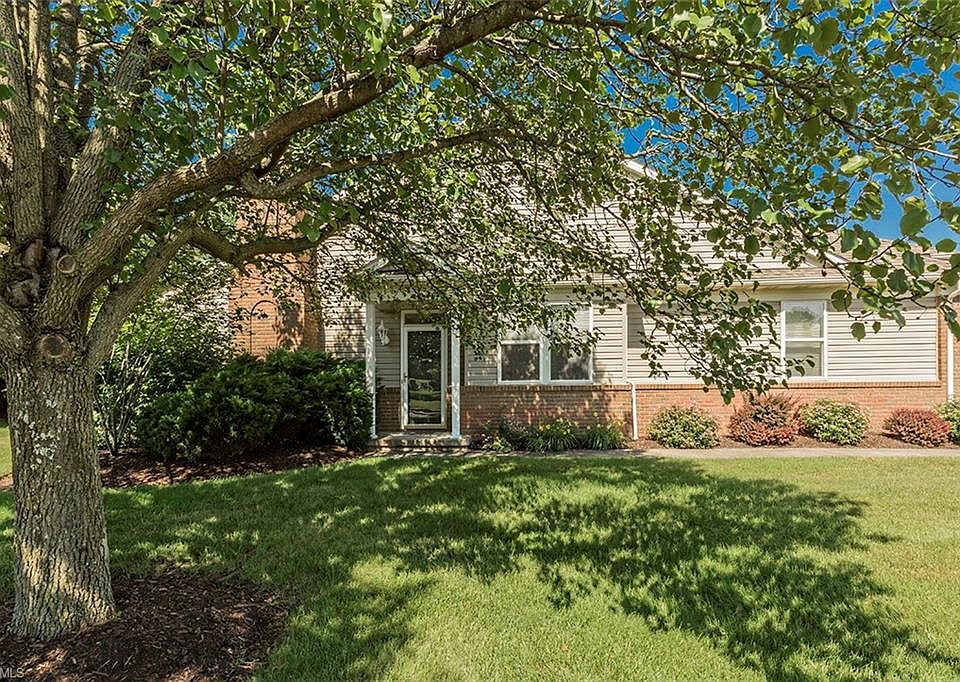 1st image of 9856 Country Club Cir
