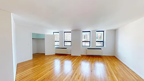 121 Reade St Photo 1