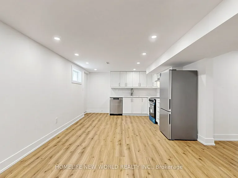 29 Charnwood Pl #BASEMENT — Photo 2