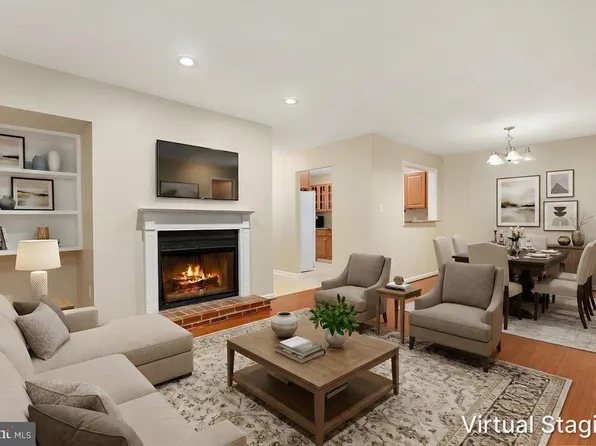 10110 Oakton Terrace Rd #10110, Oakton, VA 22124