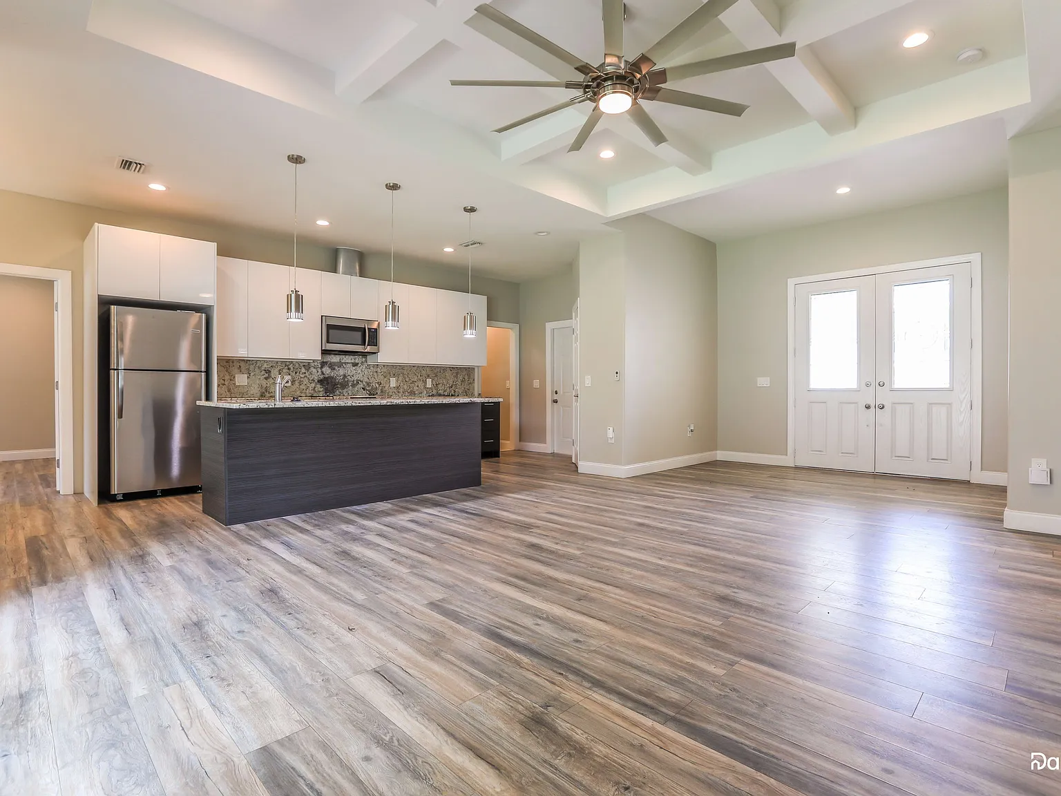 3 bed, 2.0 bath, 1577 sqft, $1,820 — Photo 4