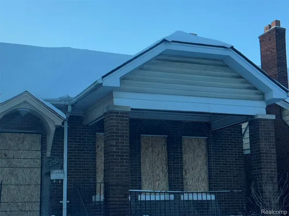 12751 Cloverlawn St, Detroit, MI 48238