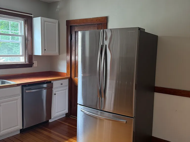22 Allen St #2 — Photo 6