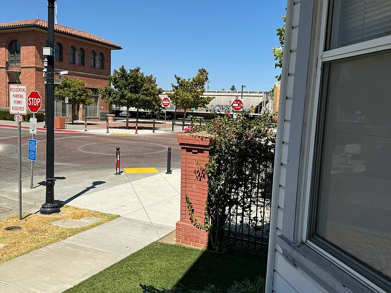 930 E Channel St — Photo 15