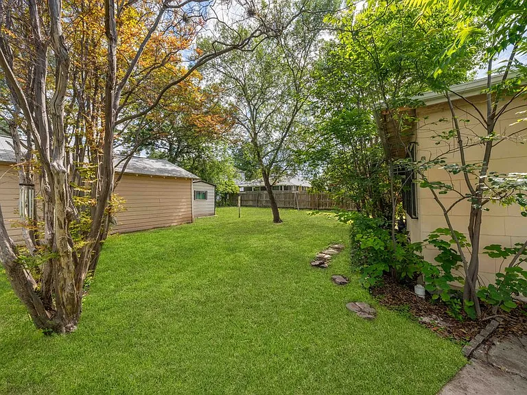 229 Alexander Hamilton Dr #1 — Photo 26