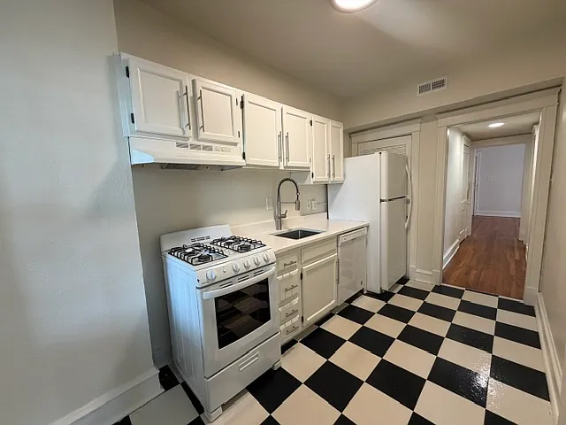 1 bed, 926 sqft, $1,399 — Photo 3