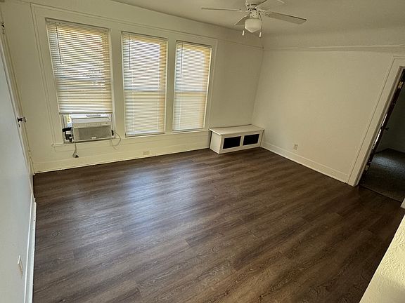 4th image of 325 N Church St #325