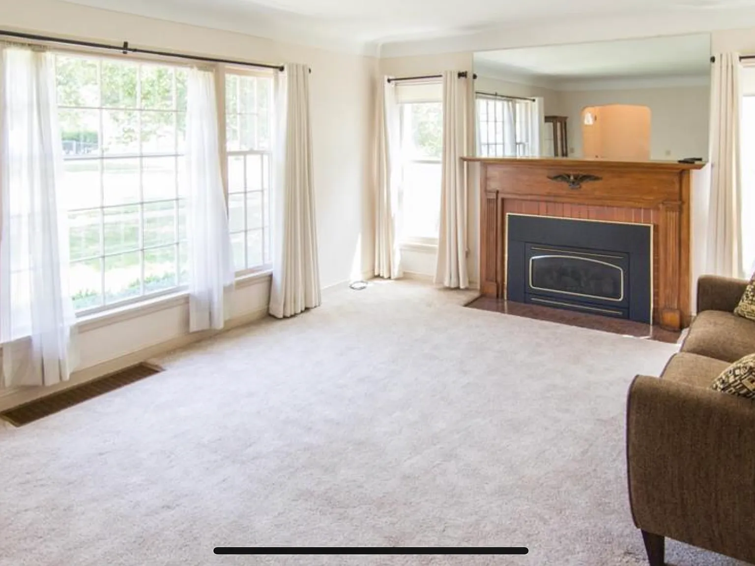 3 bed, 1300 sqft, $2,100 — Photo 3