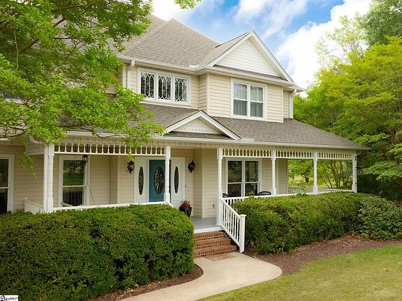 2nd image of 106 Knoll Creek Dr
