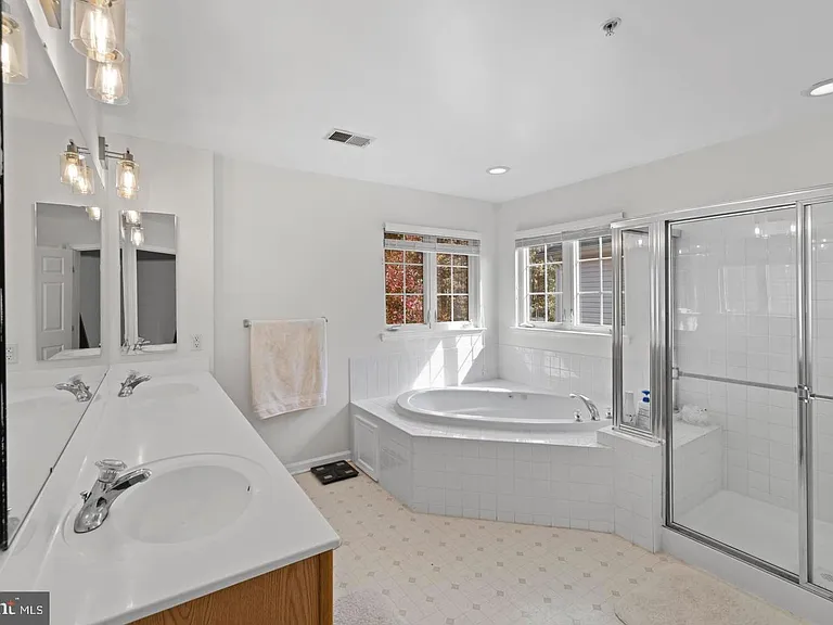 8008 Dorado Ter — Photo 33