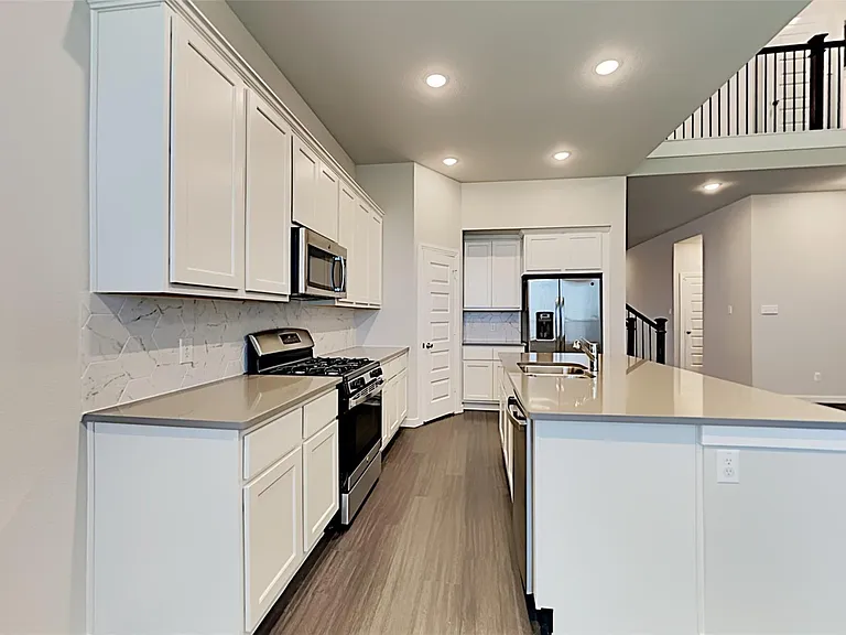 1552 Seminole Dr — Photo 10
