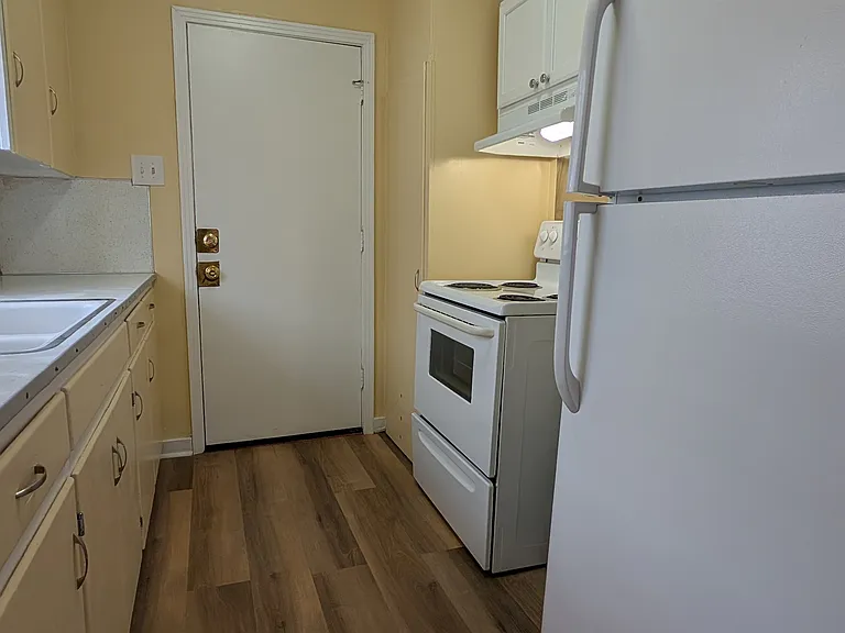 3110 N West St — Photo 2