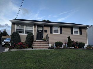 16 6th Ave, Port Reading, NJ 07064