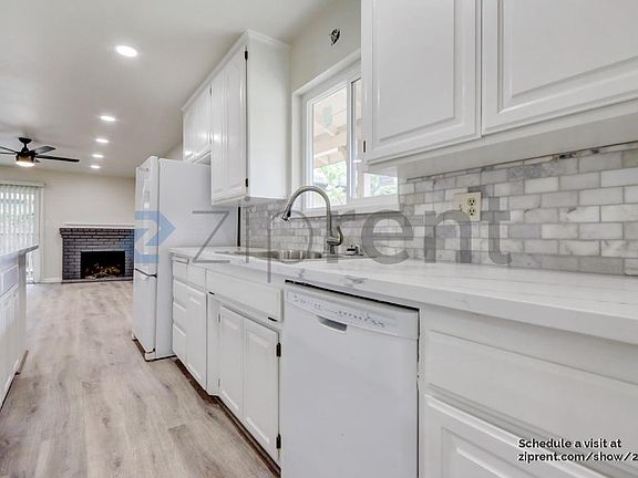 5th image of 9443 Acapulco Way