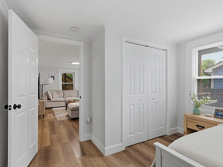 1032 Charles Ave — Photo 11
