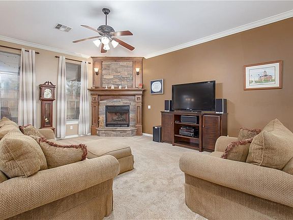 5th image of 2621 SE 10th St