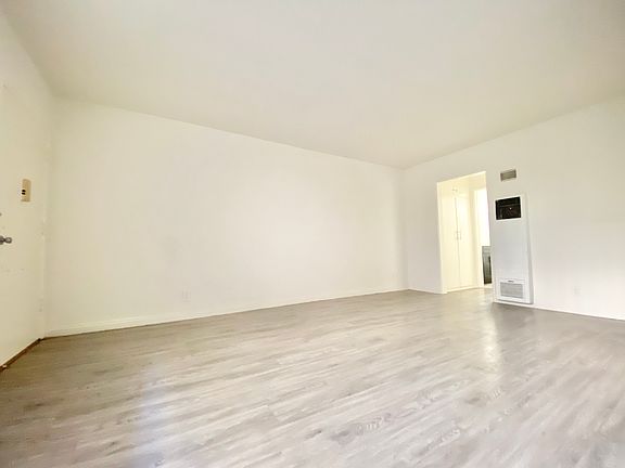 5th image of 3514 Keystone Ave #3A