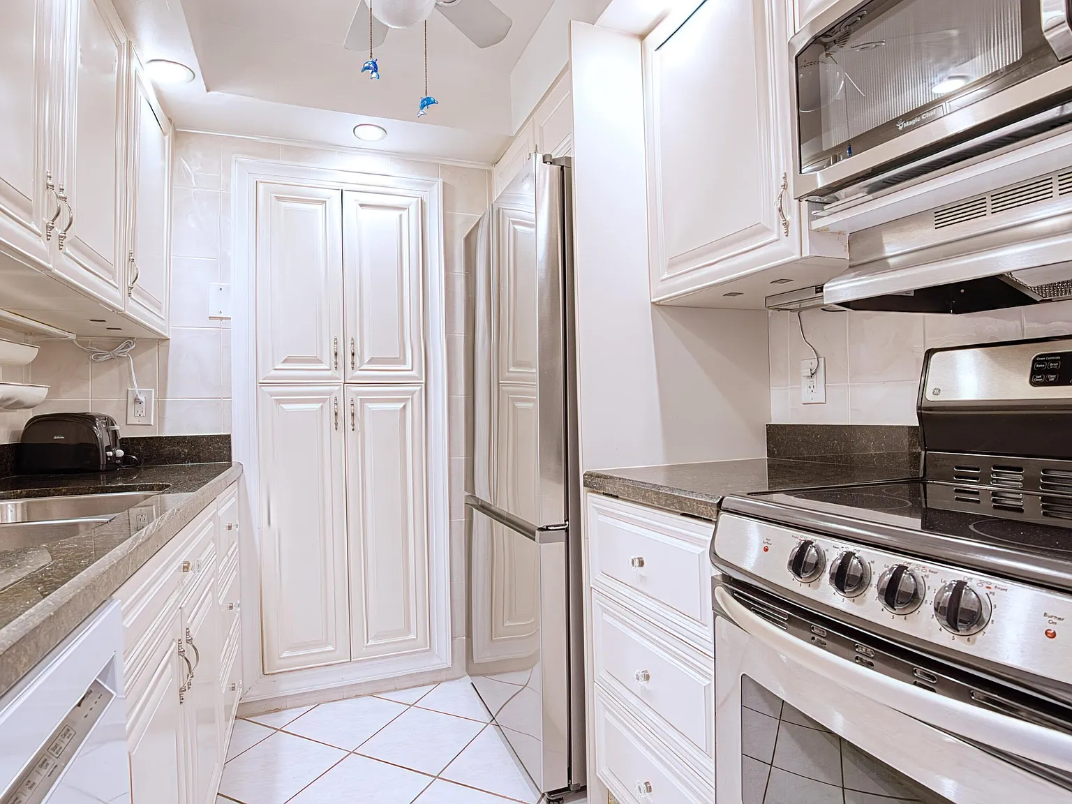 1 bed, 1.0 bath, 721 sqft, $2,200 — Photo 4