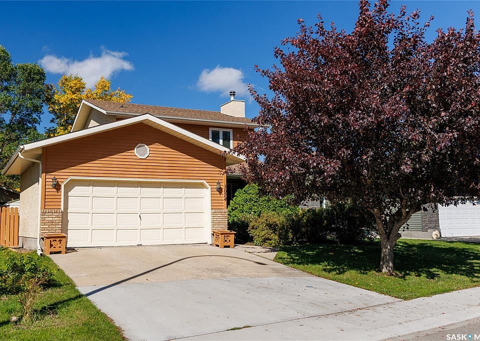 1st image of 3074 Reves ROAD