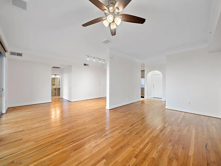 3333 Allen Pkwy #1403 — Photo 11